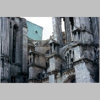 Chartres, 42, Chor und S-Querhaus von SO, Foto Heinz Theuerkauf, large.jpg